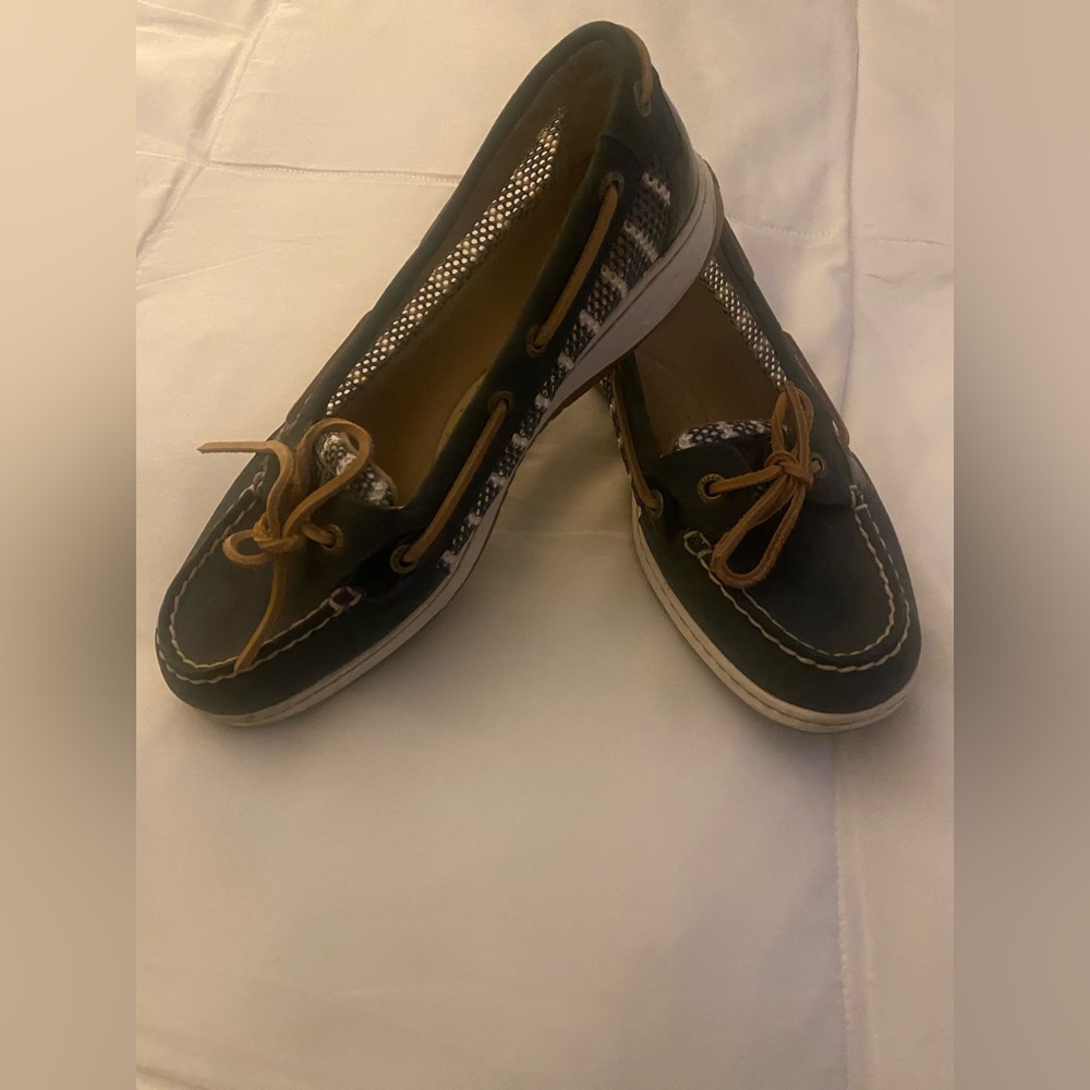 Never worn navy blue sperry top siders